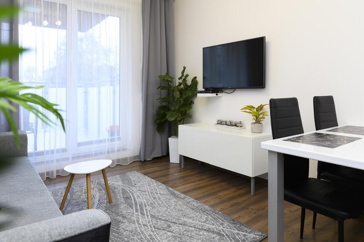 Sunny Bliss Polanki Klonowa, 350m Beach, Pool, Sauna, Gym Apartment Kolberg