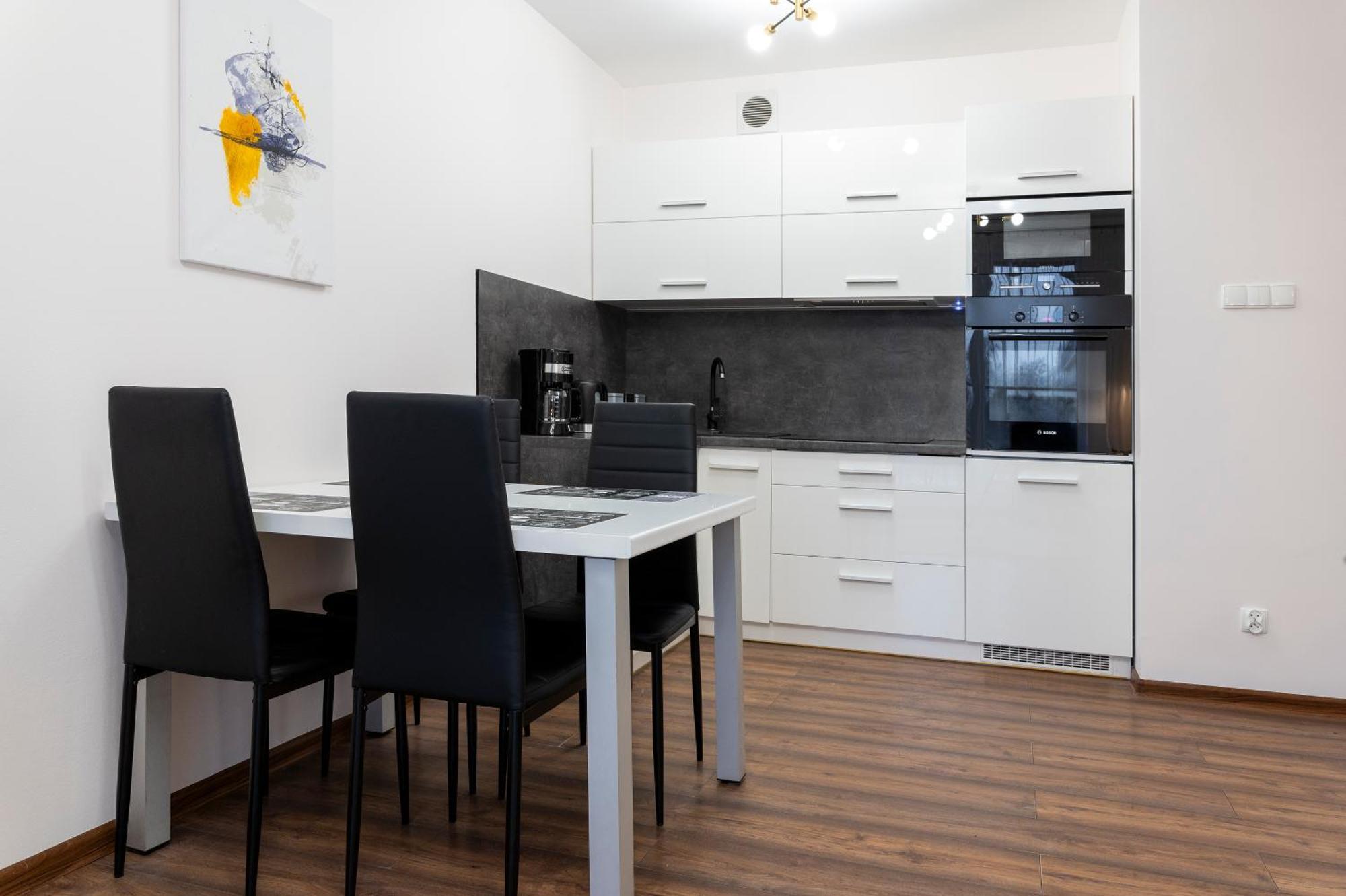 Apartment Sunny Bliss Polanki Klonowa, 350m Beach, Pool, Sauna, Gym